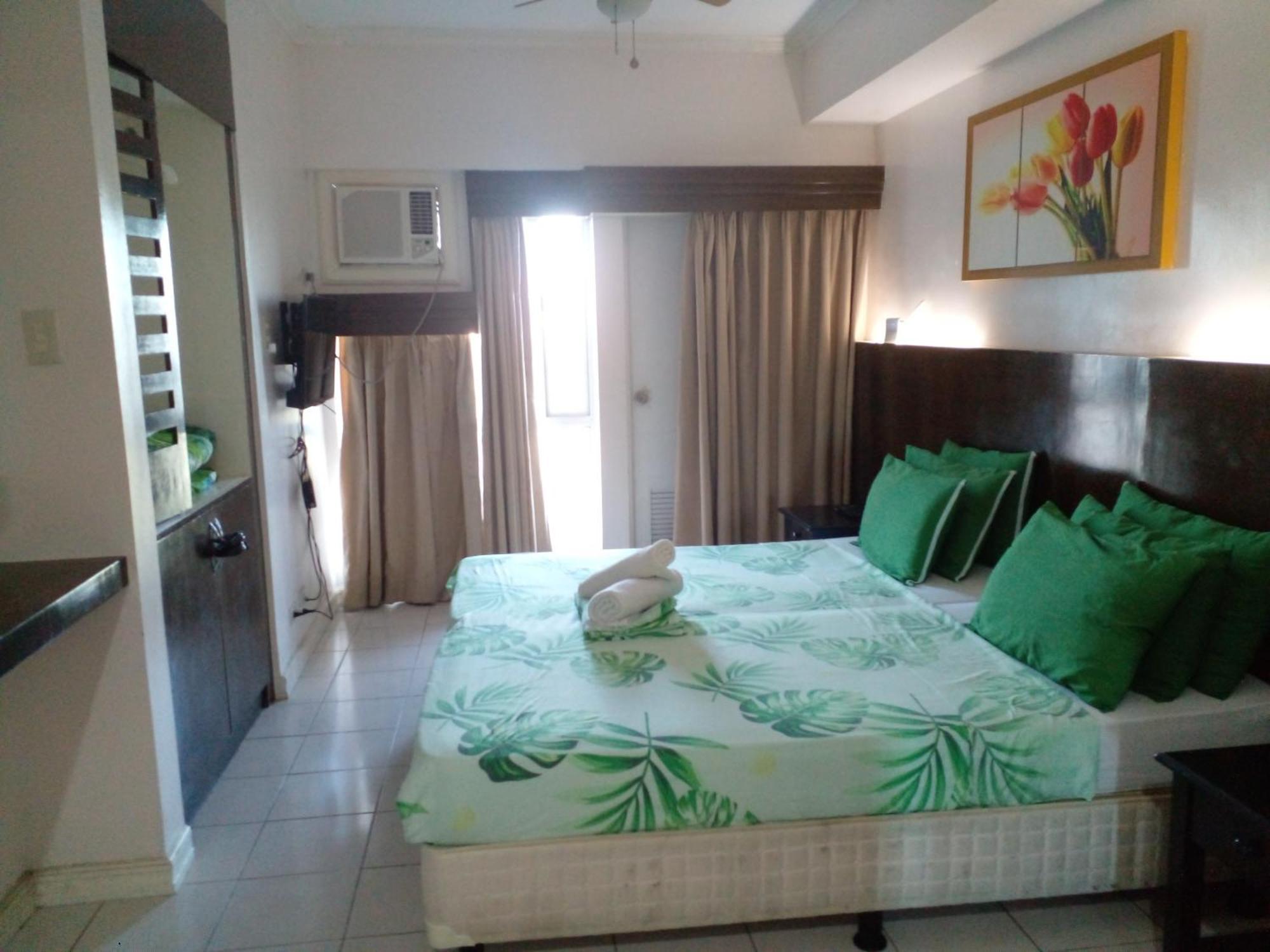 Tagaytay Prime Residences With Swimming Pool & Viewing Deck Tagaytay City Номер фото